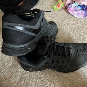 Nike Size 12 Mens Sneakers Fingertrap